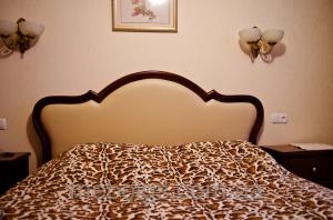 Фото Кровати деревянные Кровать Венера с мягким изголовьем