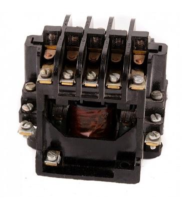 Фото Пускатели магнитные реверсивные, переменного, постоянного тока, Пускатель ПМЕ Пускатель ПМЕ 122