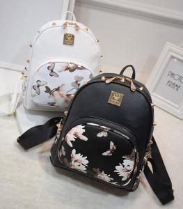 Фото Рюкзаки средние Рюкзак черный с шипами 