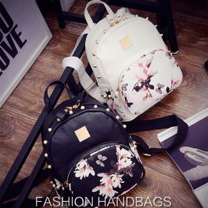 Фото Рюкзаки средние Рюкзак черный с шипами 