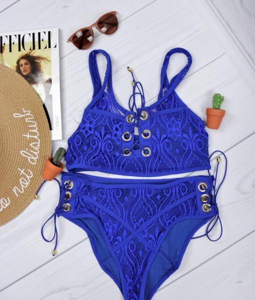 Купальник раздельный холтер электрик.