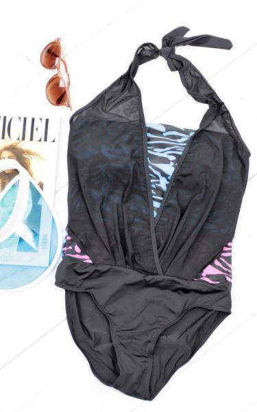 Купальник слитный для модниц.