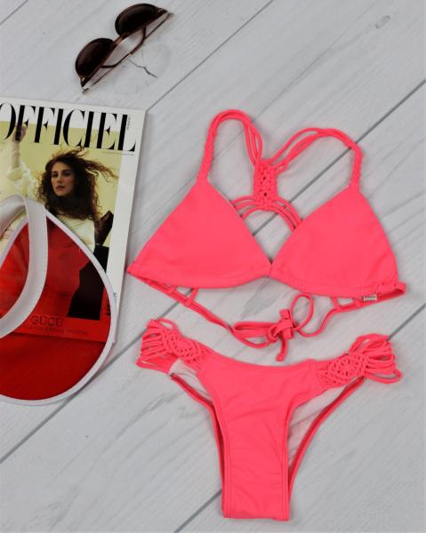 Купальник раздельный.