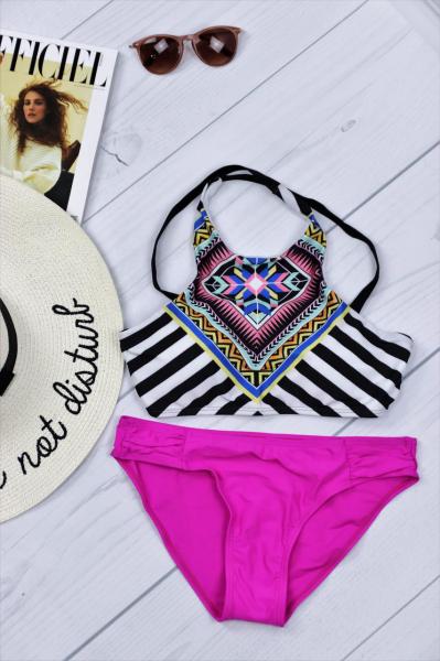 Купальник раздельный холтер черно-розовый с орнаментом.