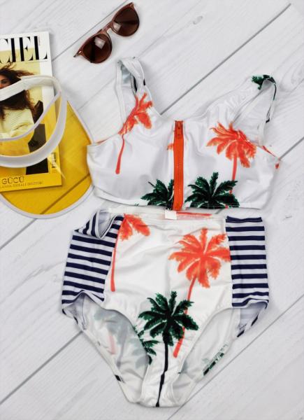 Купальник раздельный холтер с пальмами.