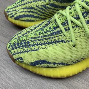 Фото Обувь Adidas x Yeezy Boost 350 V2 Semi Frozen Yellow