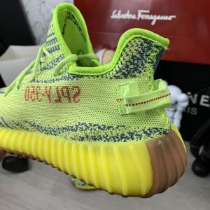 Фото Обувь Adidas x Yeezy Boost 350 V2 Semi Frozen Yellow