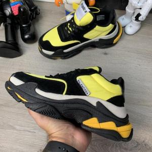 Фото Обувь Кроссовки Balenciaga Triple S 2.0 Black Yellow