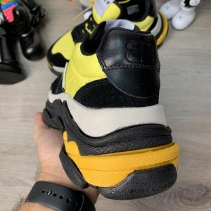 Фото Обувь Кроссовки Balenciaga Triple S 2.0 Black Yellow