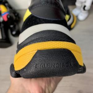 Фото Обувь Кроссовки Balenciaga Triple S 2.0 Black Yellow