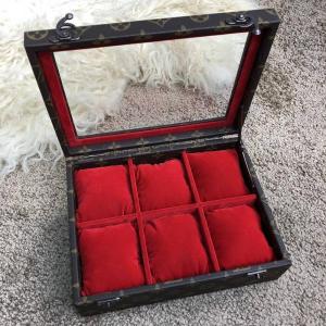 Фото Сумки Louis Vuitton 6 Watch Case Monogram