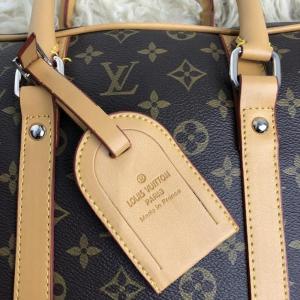 Фото Сумки Louis Vuitton Porte-Dociments Voyage PM Monogram