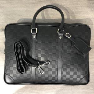 Фото Сумки Louis Vuitton Porte-Dociments Voyage PM Damier Infini