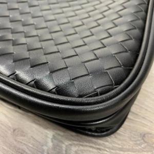 Фото Сумки Bottega Veneta Avenue Sling Bag Nero Intrecciato