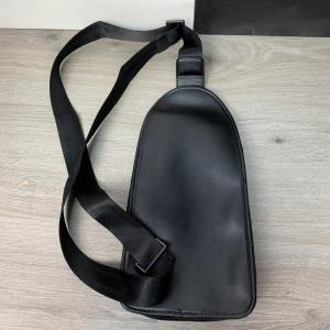 Фото Сумки Bottega Veneta Avenue Sling Bag Nero Intrecciato
