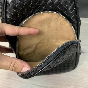 Фото Сумки Bottega Veneta Avenue Sling Bag Nero Intrecciato