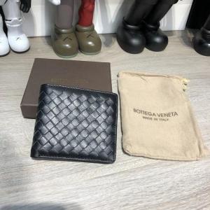 Фото Сумки Бумажник Bottega Veneta Intrecciato Bi-Fold In Nero