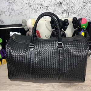 Фото Сумки Bottega Veneta Large Duffel Bag In Nero Intrecciato VN