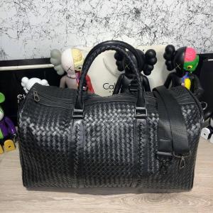 Фото Сумки Bottega Veneta Large Duffel Bag In Nero Intrecciato VN