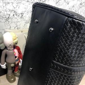 Фото Сумки Bottega Veneta Large Duffel Bag In Nero Intrecciato VN