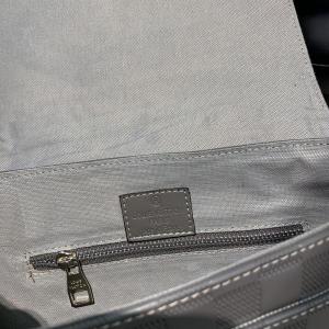 Фото Сумки Messenger Louis Vuitton District PM Damier Infini Metalic
