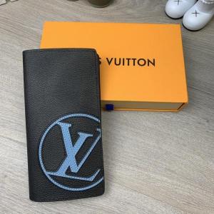 Фото Сумки Бумажник Louis Vuitton Brazza Initiales Taurillon