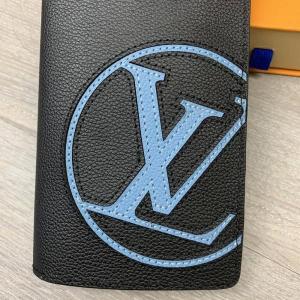 Фото Сумки Бумажник Louis Vuitton Brazza Initiales Taurillon
