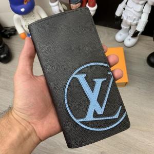 Фото Сумки Бумажник Louis Vuitton Brazza Initiales Taurillon