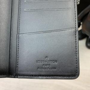 Фото Сумки Бумажник Louis Vuitton Brazza Initiales Taurillon