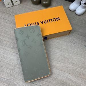 Фото Сумки Бумажник Louis Vuitton Brazza Monogram Titanium