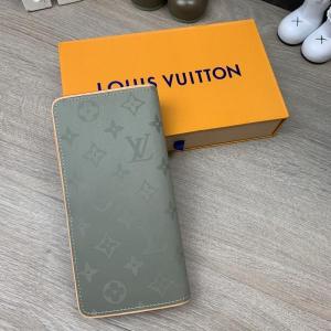 Фото Сумки Бумажник Louis Vuitton Brazza Monogram Titanium