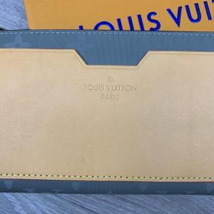 Фото Сумки Бумажник Louis Vuitton Zippy Vertical Monogram Titanium