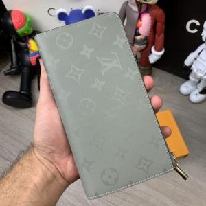 Фото Сумки Бумажник Louis Vuitton Zippy Vertical Monogram Titanium