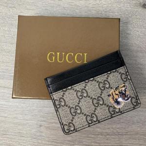 Фото Сумки Gucci Tiger print GG Supreme Card Case