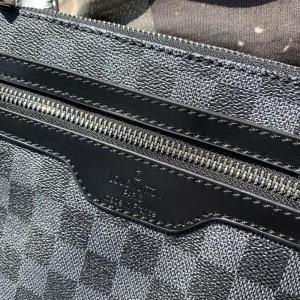 Фото Сумки Louis Vuitton Messenger Pochette Bosphore Damier Graphite