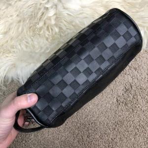 Фото Сумки Toilet Pouch Louis Vuitton Ambler Damier Infini