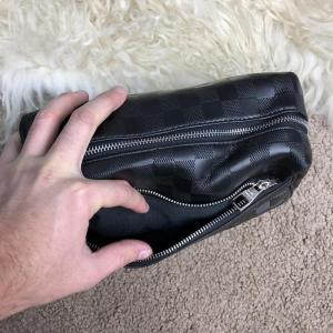 Фото Сумки Toilet Pouch Louis Vuitton Ambler Damier Infini
