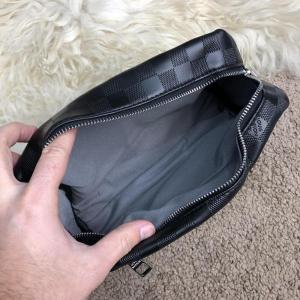 Фото Сумки Toilet Pouch Louis Vuitton Ambler Damier Infini