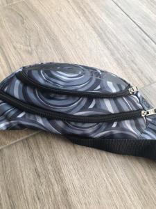 Фото Сумки Поясная сумка Nike принт серый