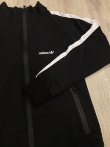 Фото Одежда Олимпа Adidas черная с белым лампасом