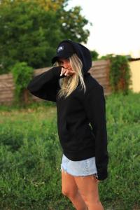 Фото Одежда Женская толстовка худи черная