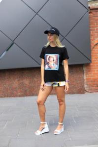 Фото Одежда Футболка черная Икона Стиля Разбитое лицо