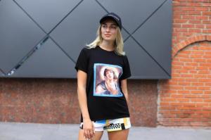 Фото Одежда Футболка черная Икона Стиля Разбитое лицо