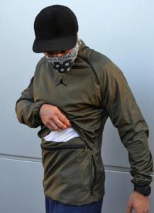 Фото Одежда Анорак (ветровка) Jordan Хаки