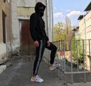 Фото Одежда Штаны с лампасом Шахматка в стиле Vans