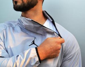 Фото Одежда Анорак (ветровка) Jordan серый