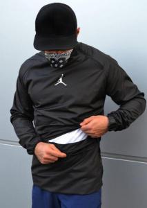 Фото Одежда Анорак (ветровка) Jordan черный