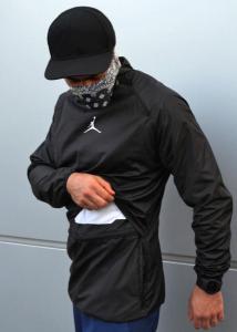 Фото Одежда Анорак (ветровка) Jordan черный