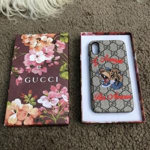 Фото Аксессуары Gucci iPhone X Case with Tiger GG Supreme