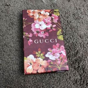 Фото Аксессуары Gucci iPhone X Case with Tiger GG Supreme